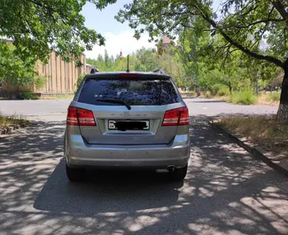 Noleggio auto Dodge Journey 2021 in Armenia, con carburante Benzina e 173 cavalli di potenza ➤ A partire da 55 USD al giorno.