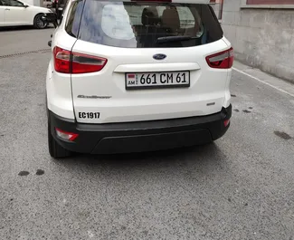 Interni di Ford Eco Sport in affitto in Armenia. Un'ottima auto da 5 posti con cambio Automatico.