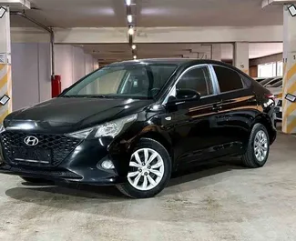 Vista frontale di un noleggio Hyundai Accent a Baku, Azerbaigian ✓ Auto #9090. ✓ Cambio Automatico TM ✓ 0 recensioni.