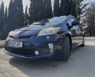 Noleggio auto Toyota Prius 2012 in Georgia, con carburante Ibrido e 98 cavalli di potenza ➤ A partire da 81 GEL al giorno.