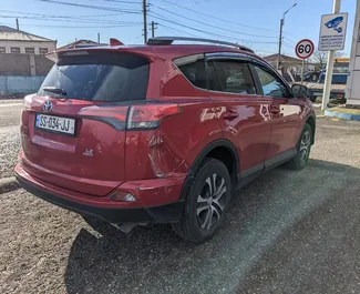 Toyota Rav4 2017 disponibile per il noleggio a Tbilisi, con limite di chilometraggio di illimitato.