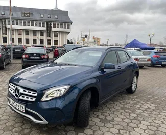 Vista frontale di un noleggio Mercedes-Benz GLA-Class a Kaliningrad, Russia ✓ Auto #8980. ✓ Cambio Automatico TM ✓ 0 recensioni.