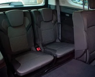 Noleggio Renault Grand Scenic. Auto Comfort, Premium, Monovolume per il noleggio in Serbia ✓ Cauzione di Deposito di 300 EUR ✓ Opzioni assicurative RCT, CDW, Furto, All'estero.