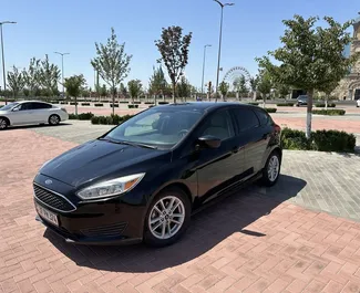 Vista frontale di un noleggio Ford Focus a Yerevan, Armenia ✓ Auto #9123. ✓ Cambio Automatico TM ✓ 0 recensioni.