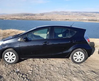 Motore Benzina da 1,5L di Toyota Prius C 2014 per il noleggio a Tbilisi.