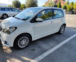 Vista frontale di un noleggio SEAT Mii a Podgorica, Montenegro ✓ Auto #9312. ✓ Cambio Manuale TM ✓ 0 recensioni.