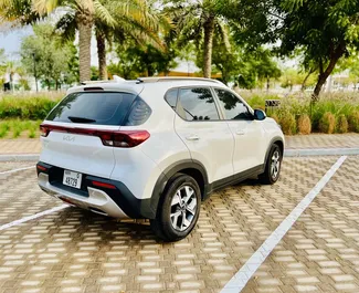 Noleggio auto Kia Sonet 2024 negli Emirati Arabi Uniti, con carburante Benzina e 115 cavalli di potenza ➤ A partire da 90 AED al giorno.