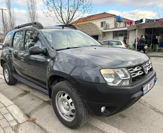 Vista frontale di un noleggio Dacia Duster a Tirana, Albania ✓ Auto #9281. ✓ Cambio Manuale TM ✓ 0 recensioni.