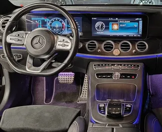 Noleggio auto Mercedes-Benz E200 2019 in Russia, con carburante Benzina e 184 cavalli di potenza ➤ A partire da 4990 RUB al giorno.