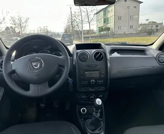 Dacia Duster 2017 disponibile per il noleggio a Tirana, con limite di chilometraggio di illimitato.