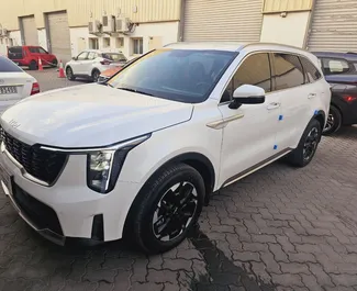 Vista frontale di un noleggio Kia Sorento a Dubai, Emirati Arabi Uniti ✓ Auto #8963. ✓ Cambio Automatico TM ✓ 0 recensioni.