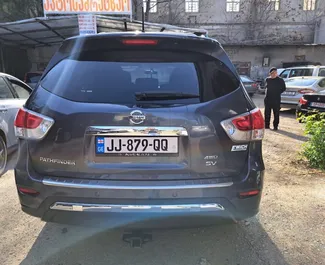 Motore Benzina da 3,5L di Nissan Pathfinder 2014 per il noleggio a Tbilisi.