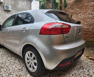 Noleggio auto Kia Rio 2016 in Georgia, con carburante Benzina e 135 cavalli di potenza ➤ A partire da 80 GEL al giorno.