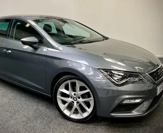 Vista frontale di un noleggio SEAT Leon a Belgrado, Serbia ✓ Auto #7149. ✓ Cambio Automatico TM ✓ 0 recensioni.