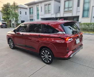 Toyota Veloz 2023 disponibile per il noleggio all'aeroporto Don Muang di Bangkok, con limite di chilometraggio di illimitato.