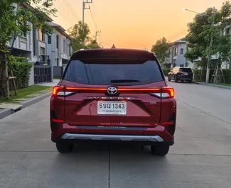 Motore Benzina da 1,5L di Toyota Veloz 2023 per il noleggio all'aeroporto Don Muang di Bangkok.