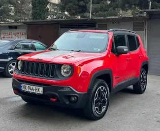 Vista frontale di un noleggio Jeep Renegade a Tbilisi, Georgia ✓ Auto #9528. ✓ Cambio Automatico TM ✓ 0 recensioni.