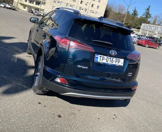 Toyota Rav4 2018 con sistema A trazione integrale, disponibile a Kutaisi.