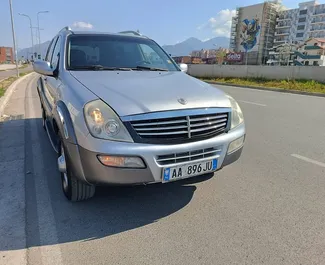 Vista frontale di un noleggio SsangYong Rexton a Tirana, Albania ✓ Auto #9588. ✓ Cambio Automatico TM ✓ 0 recensioni.