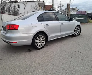 Noleggio auto Volkswagen Jetta #9567 Automatico a Tirana, dotata di motore 2,0L ➤ Da Besmir in Albania.