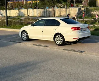 Noleggio auto Volkswagen Jetta #9574 Automatico a Tirana, dotata di motore 2,0L ➤ Da Besmir in Albania.