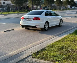 Noleggio auto Volkswagen Jetta 2013 in Albania, con carburante Diesel e 140 cavalli di potenza ➤ A partire da 55 EUR al giorno.