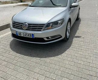 Vista frontale di un noleggio Volkswagen Passat-CC a Tirana, Albania ✓ Auto #9585. ✓ Cambio Automatico TM ✓ 0 recensioni.