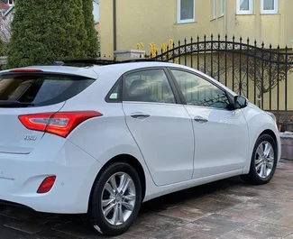 Noleggio Hyundai i30. Auto Economica, Comfort per il noleggio in Albania ✓ Cauzione di Senza deposito ✓ Opzioni assicurative RCT, FDW, All'estero.