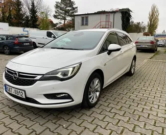 Noleggio auto Opel Astra Sports Tourer 2018 in Cechia, con carburante Diesel e 136 cavalli di potenza ➤ A partire da 54 EUR al giorno.