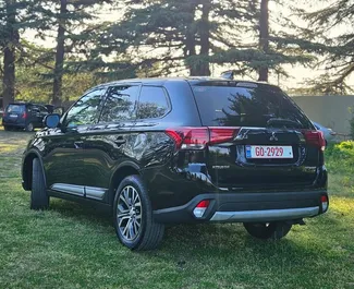 Mitsubishi Outlander Xl 2017 disponibile per il noleggio a Kutaisi, con limite di chilometraggio di illimitato.