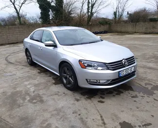 Noleggio auto Volkswagen Passat 2013 in Georgia, con carburante Benzina e 180 cavalli di potenza ➤ A partire da 115 GEL al giorno.