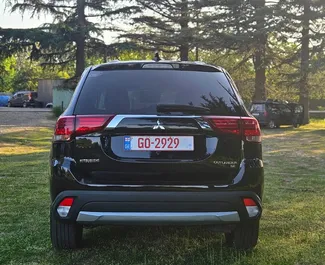 Motore Benzina da 2,4L di Mitsubishi Outlander Xl 2017 per il noleggio a Kutaisi.