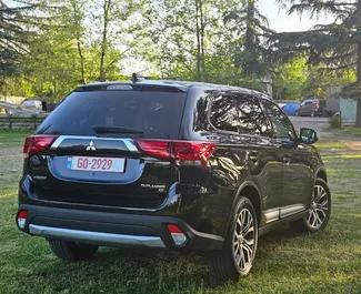 Noleggio Mitsubishi Outlander Xl. Auto Comfort, Crossover per il noleggio in Georgia ✓ Cauzione di Senza deposito ✓ Opzioni assicurative RCT, Passeggeri, Furto, Giovane.