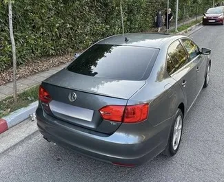 Noleggio auto Volkswagen Jetta 2013 in Albania, con carburante Diesel e 140 cavalli di potenza ➤ A partire da 38 EUR al giorno.