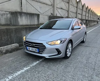 Vista frontale di un noleggio Hyundai Elantra a Durazzo, Albania ✓ Auto #9652. ✓ Cambio Automatico TM ✓ 0 recensioni.