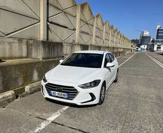 Vista frontale di un noleggio Hyundai Elantra a Durazzo, Albania ✓ Auto #9704. ✓ Cambio Automatico TM ✓ 0 recensioni.