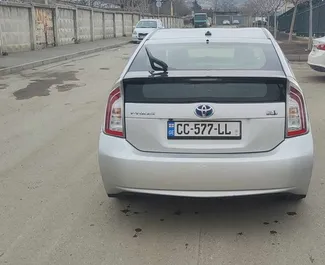 Motore Ibrido da 1,8L di Toyota Prius 2012 per il noleggio a Tbilisi.