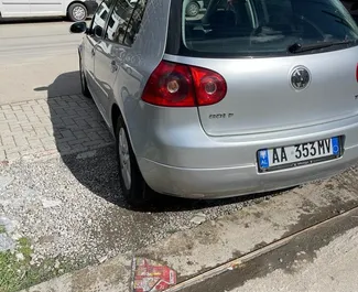 Noleggio Volkswagen Golf 5. Auto Economica, Comfort per il noleggio in Albania ✓ Cauzione di Deposito di 100 EUR ✓ Opzioni assicurative RCT, CDW, FDW.