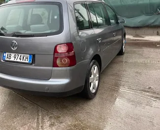 Noleggio auto Volkswagen Touran 2007 in Albania, con carburante Diesel e 165 cavalli di potenza ➤ A partire da 30 EUR al giorno.