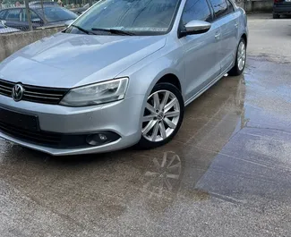 Noleggio auto Volkswagen Jetta 2014 in Albania, con carburante Diesel e 170 cavalli di potenza ➤ A partire da 40 EUR al giorno.