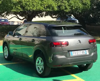 Noleggio Citroen C4 Cactus. Auto Comfort, Crossover per il noleggio in Montenegro ✓ Cauzione di Deposito di 200 EUR ✓ Opzioni assicurative RCT, SCDW, All'estero.