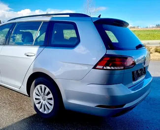 Noleggio Volkswagen Golf Variant. Auto Economica, Comfort per il noleggio in Cechia ✓ Cauzione di Deposito di 400 EUR ✓ Opzioni assicurative RCT, CDW, SCDW, FDW, Furto, All'estero, Senza deposito.