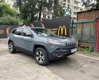 Noleggio auto Jeep Cherokee 2013 in Georgia, con carburante Benzina e 245 cavalli di potenza ➤ A partire da 80 GEL al giorno.