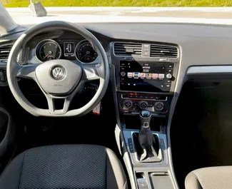 Motore Diesel da 1,6L di Volkswagen Golf Variant 2018 per il noleggio a Praga.