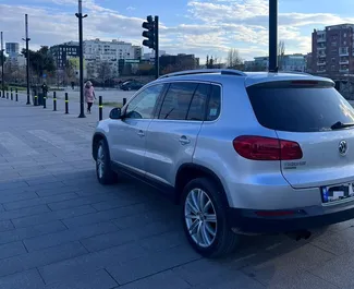 Noleggio auto Volkswagen Tiguan 2013 in Albania, con carburante Diesel e 120 cavalli di potenza ➤ A partire da 45 EUR al giorno.