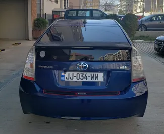 Toyota Prius 2011 disponibile per il noleggio a Tbilisi, con limite di chilometraggio di illimitato.