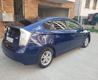 Motore Ibrido da 1,8L di Toyota Prius 2011 per il noleggio a Tbilisi.