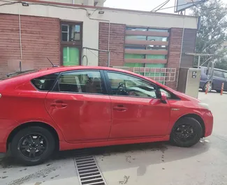 Noleggio auto Toyota Prius 2013 in Georgia, con carburante Benzina e 115 cavalli di potenza ➤ A partire da 72 GEL al giorno.