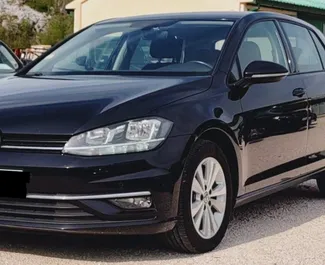 Vista frontale di un noleggio Volkswagen Golf 7 a Budva, Montenegro ✓ Auto #10265. ✓ Cambio Automatico TM ✓ 0 recensioni.