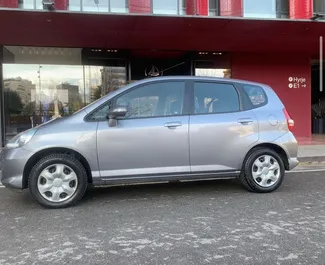 Noleggio Honda Jazz. Auto Economica, Comfort per il noleggio in Albania ✓ Cauzione di Deposito di 100 EUR ✓ Opzioni assicurative RCT, FDW, All'estero.